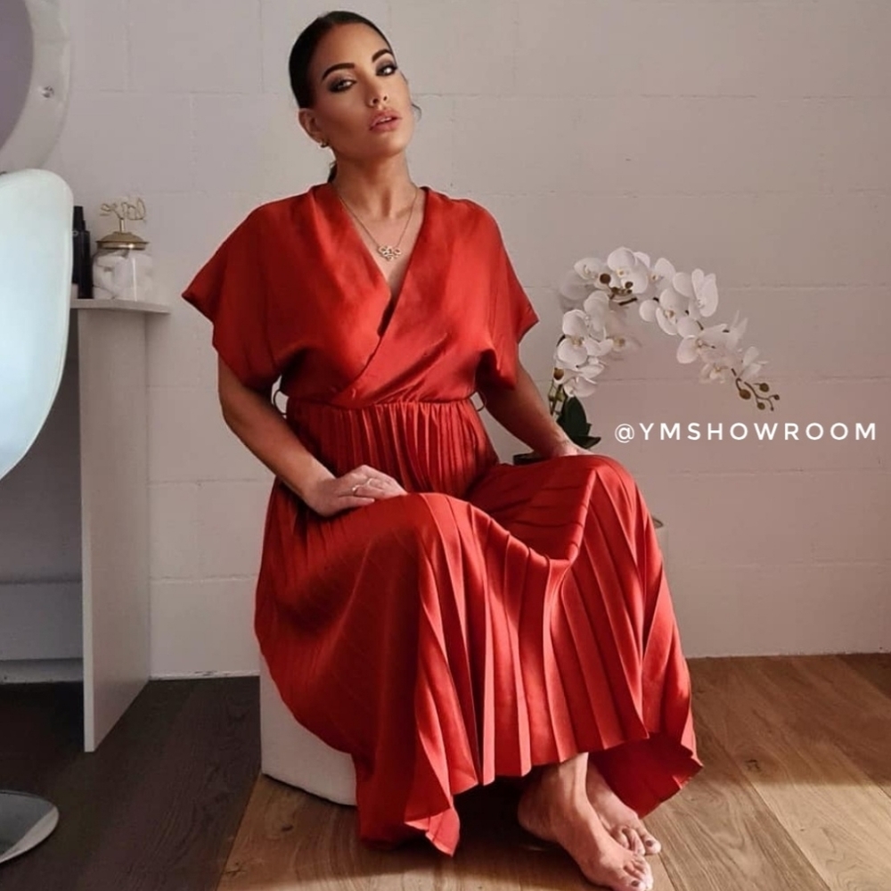 MANGO Pleated midi dress - Picture 3 of 9